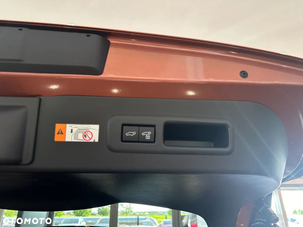 Lexus LBX 1.5 Hybrid Emotion - 9