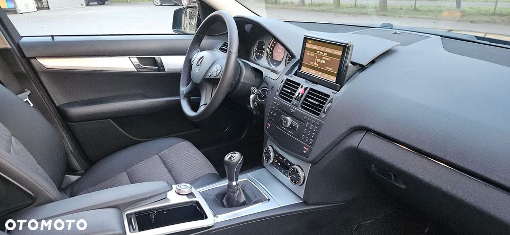 Mercedes-Benz Klasa C 180 Kompressor Avantgarde - 28