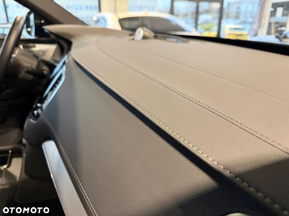 Volvo XC 90 T8 AWD Plug-In Hybrid R-Design 7os - 22