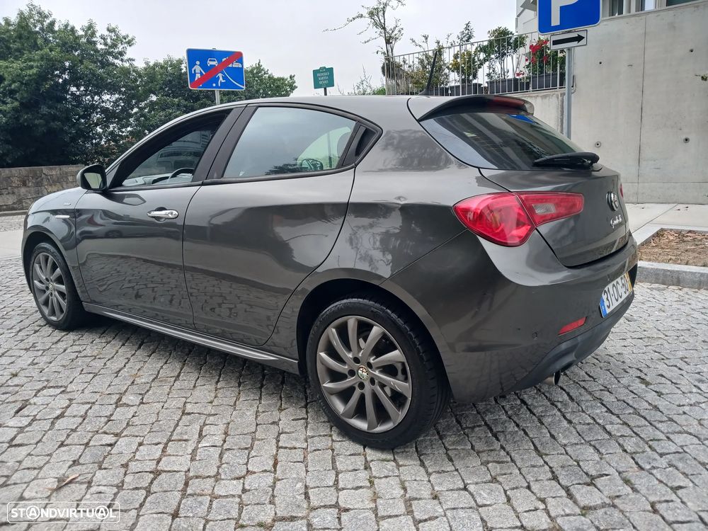 Alfa Romeo Giulietta 1.6 JTDM Veloce - 5