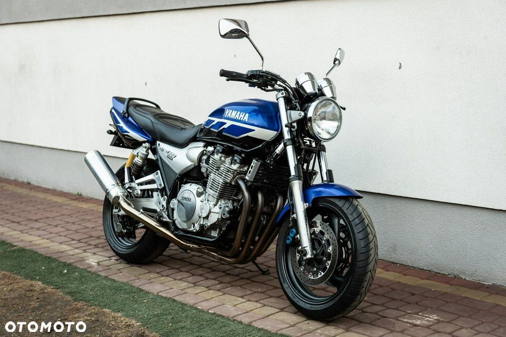 Yamaha XJR - 2