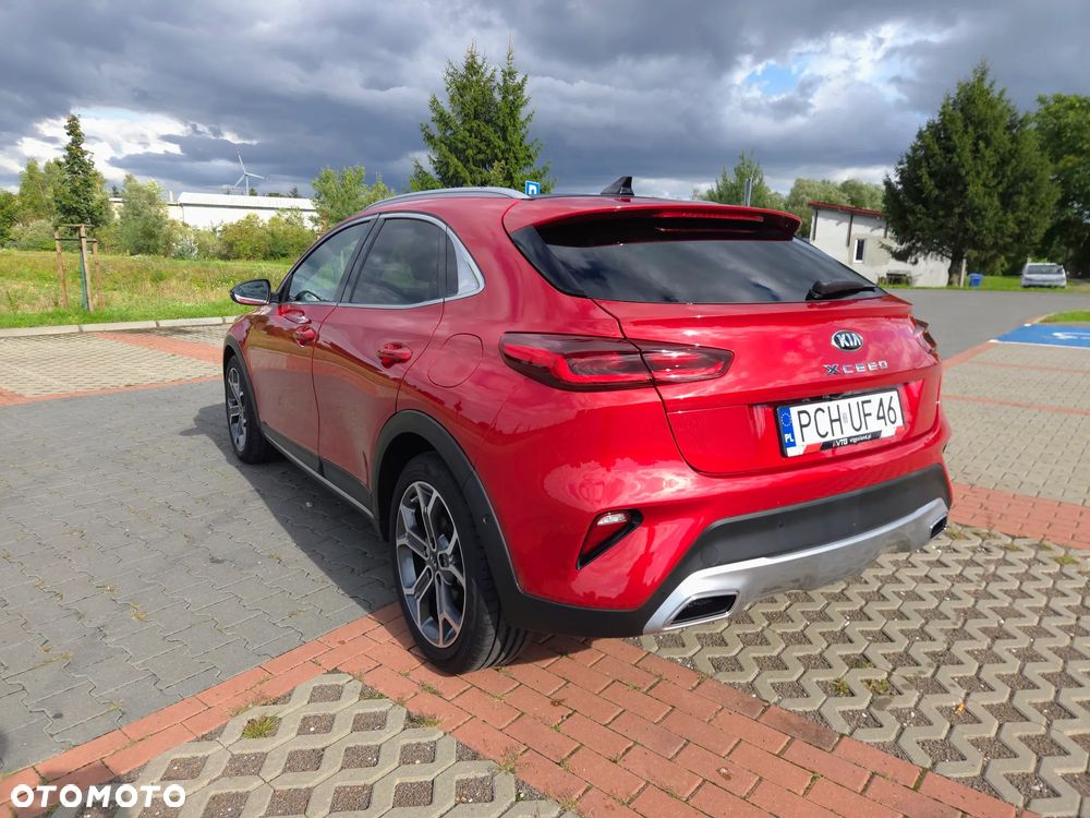 Kia XCeed 1.0 T-GDI L Business Line - 4