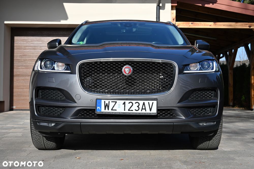 Jaguar F-Pace 2018 photo 2