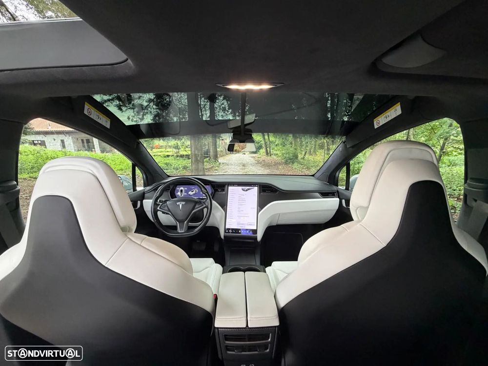 Tesla Model X 100D - 11