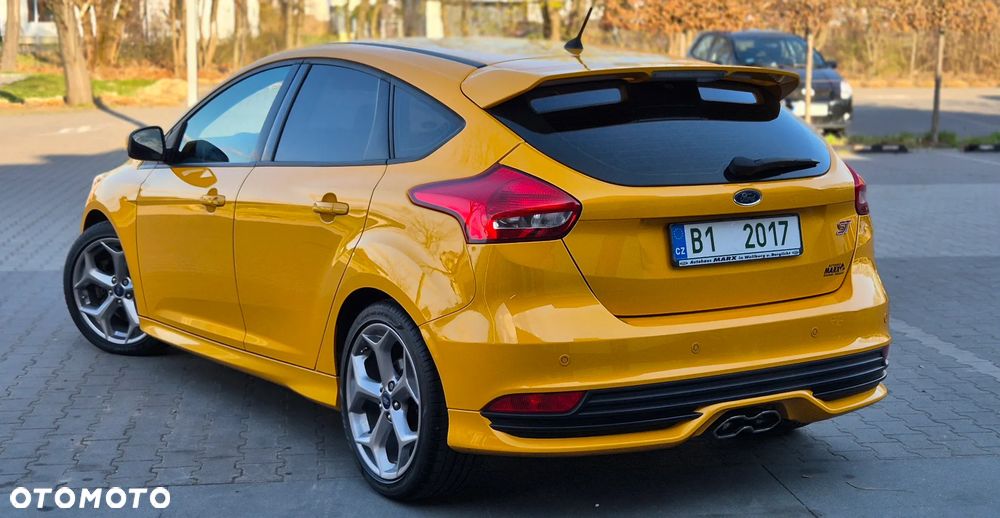 Ford Focus 2.0 EcoBoost ST mit Leder-Exclusiv-Paket - 17