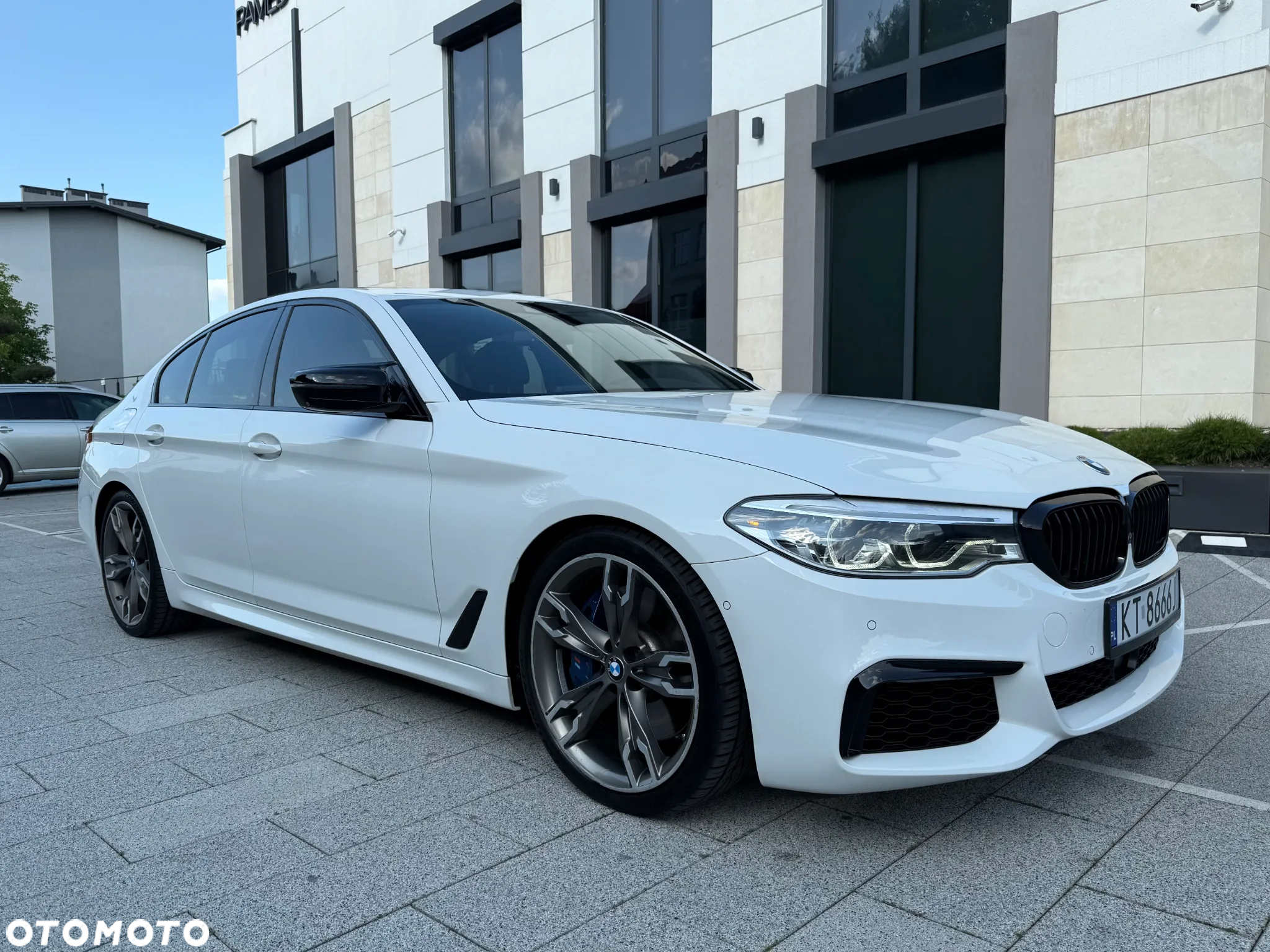 BMW Seria 5 M550i xDrive sport - 3
