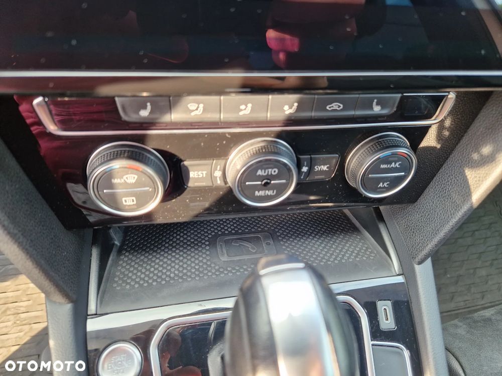 Volkswagen Passat 2.0 TSI Elegance DSG - 9