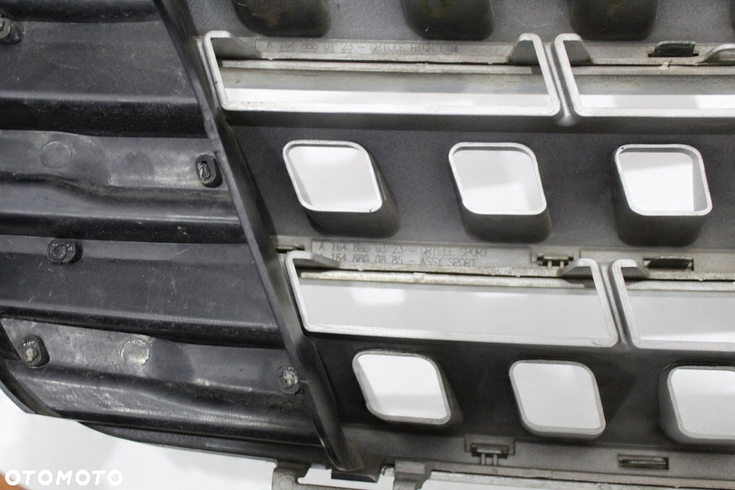 Atrapa chłodnicy Grill zderzaka AMG Oryginał Mercedes W164 ML A1648800323 - 16