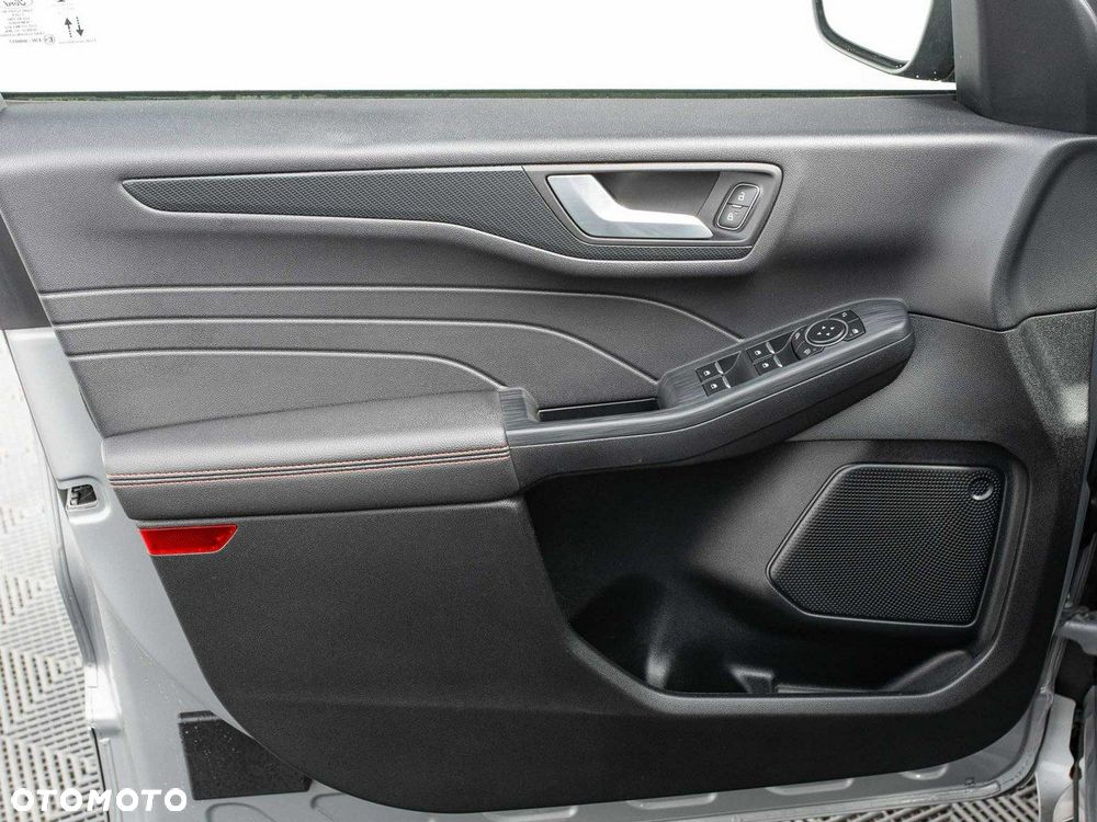Ford Kuga - 10