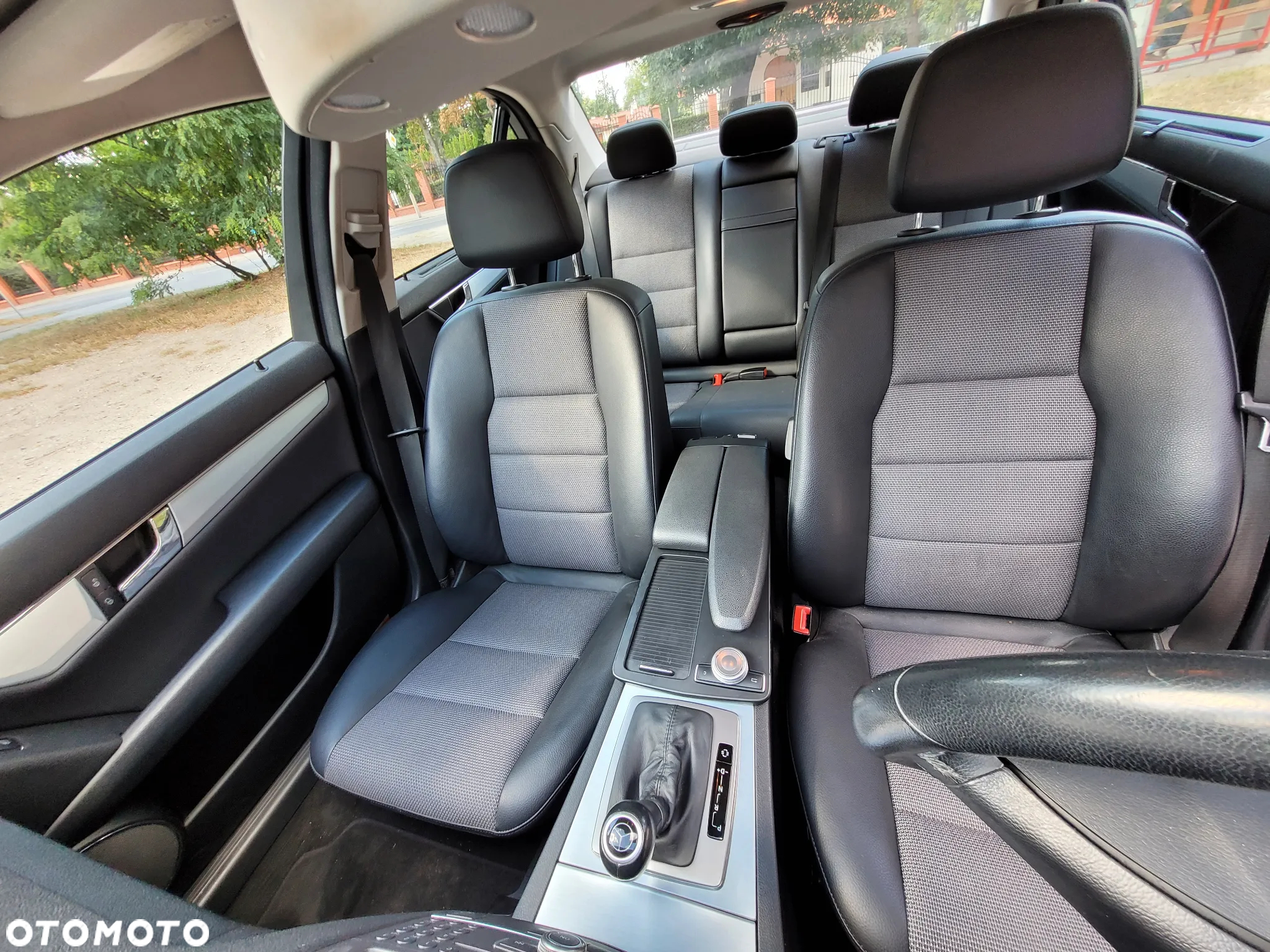Mercedes-Benz Klasa C 180 T CGI Automatik BlueEFFICIENCY Avantgarde - 11
