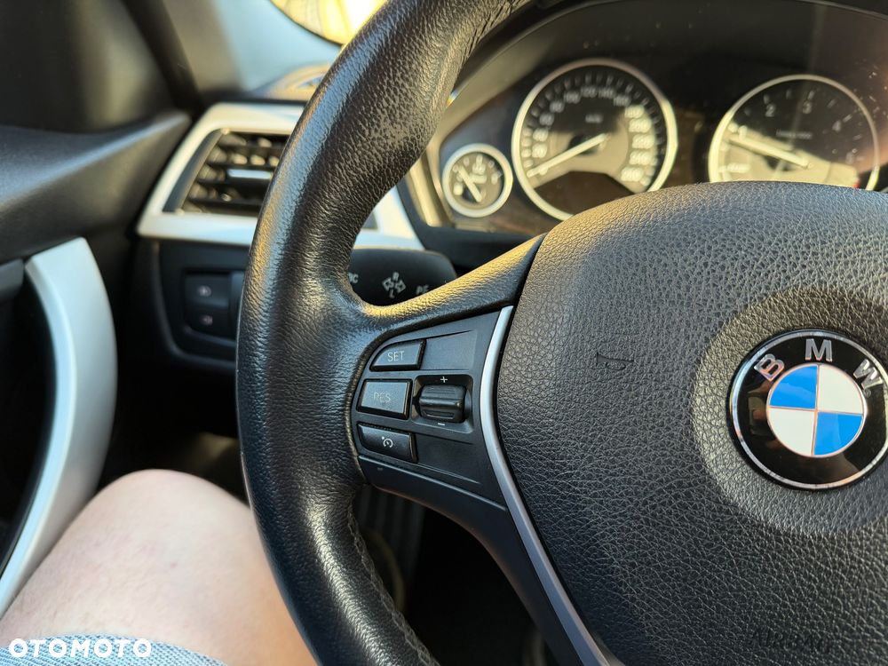 BMW Seria 3 - 23