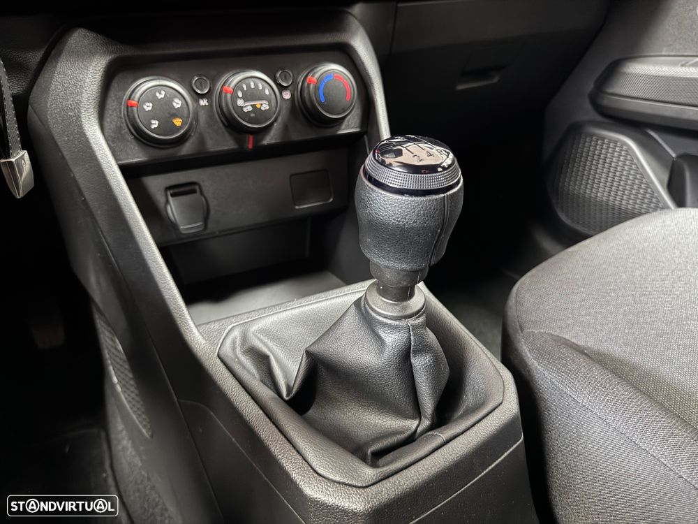 Dacia Sandero 1.0 SCe Essential - 29