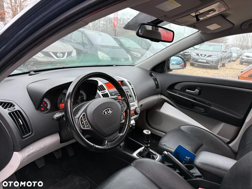 Kia Ceed 2.0 CVVT Spirit - 22