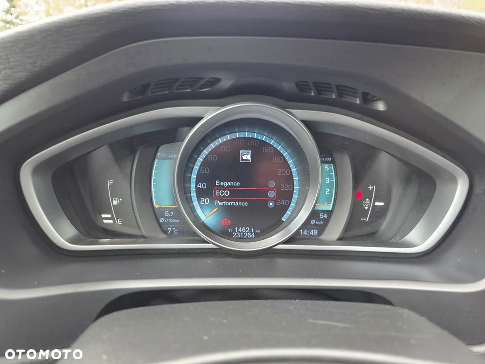 Volvo V40 D2 Momentum - 19