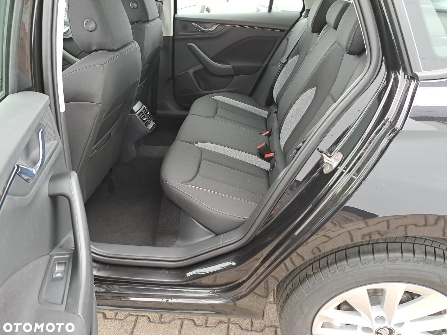 Skoda Kamiq 1.5 TSI Selection DSG - 25