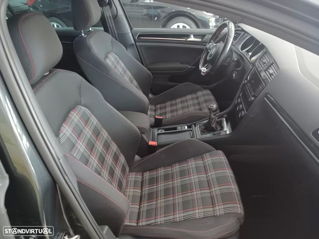 VW Golf 2.0 TSi GTi - 23