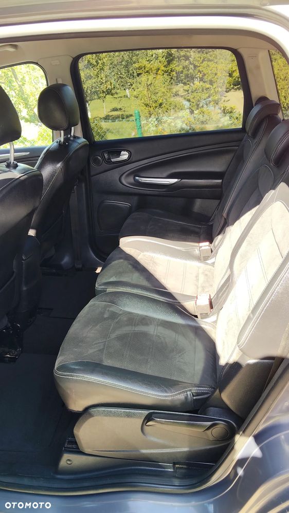 Ford S-Max 2.0 T Titanium - 19