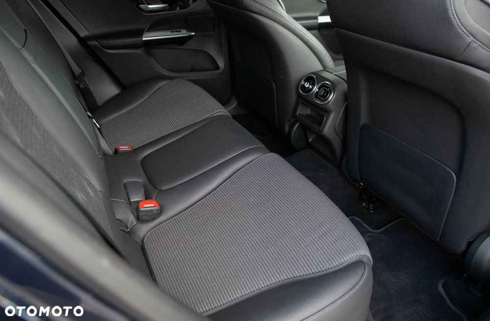 Mercedes-Benz GLC - 28