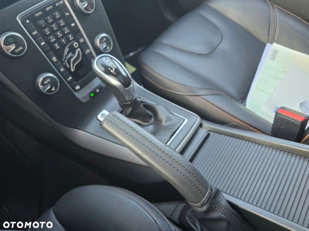 Volvo V40 Cross Country T4 AWD Geartronic Summum - 18