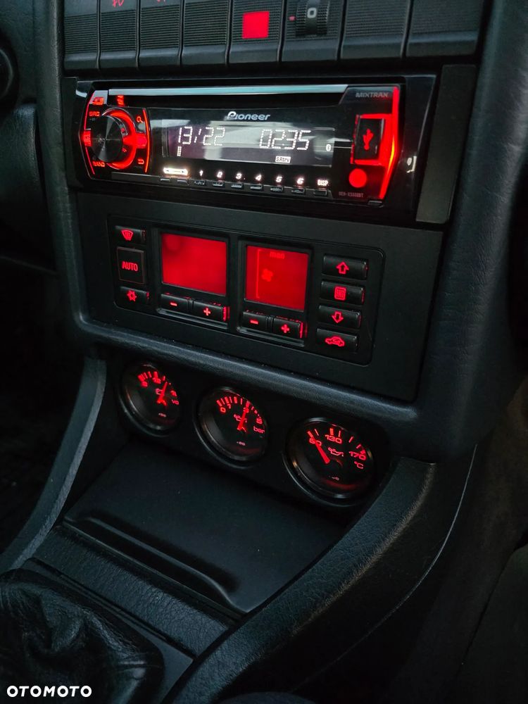 Audi 80 2.6 E - 16