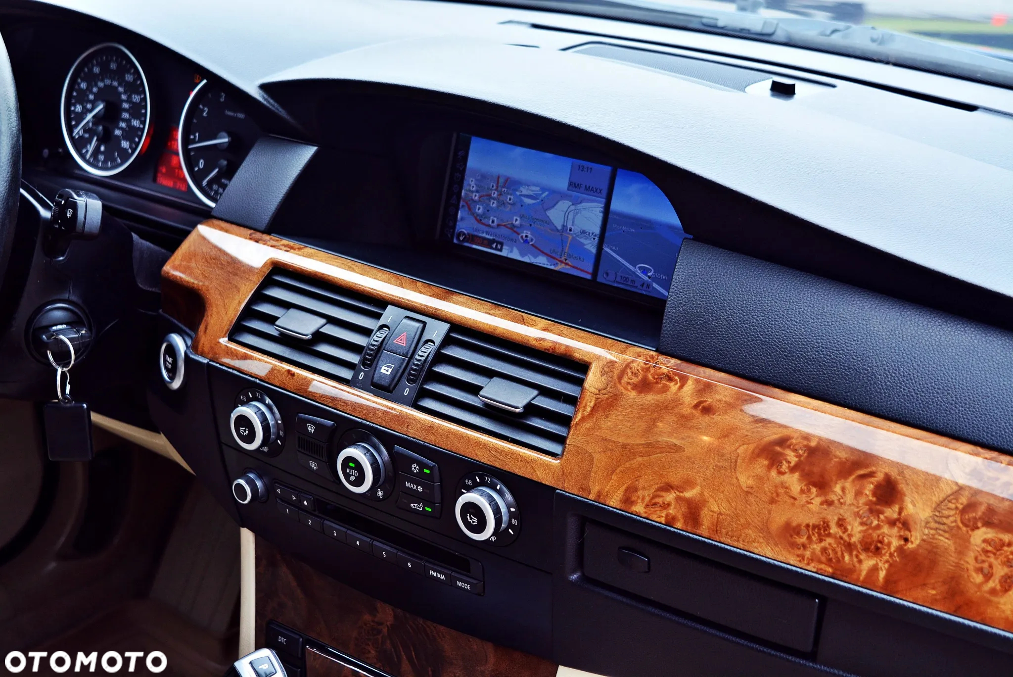 BMW Seria 5 535i xDrive Luxury Line - 7