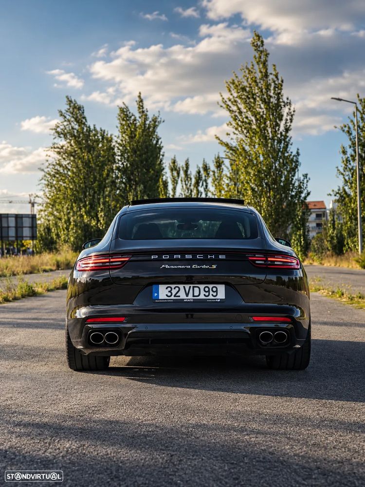 Porsche Panamera - 21
