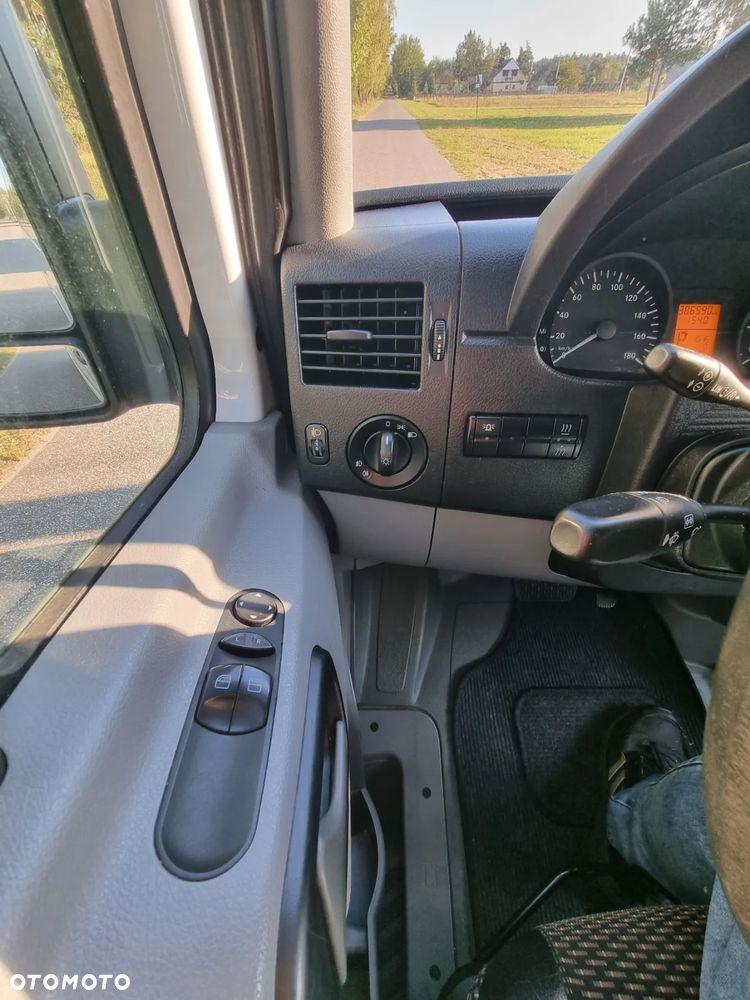 Mercedes-Benz Sprinter - 16