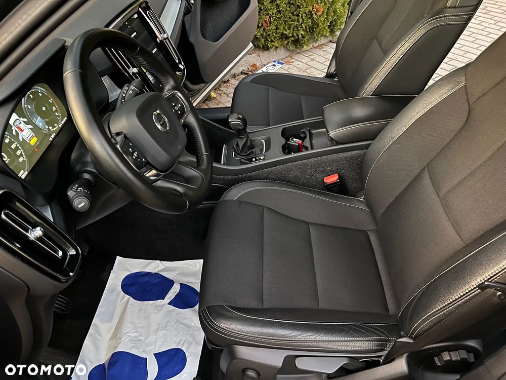 Volvo XC 40 D3 Momentum - 28