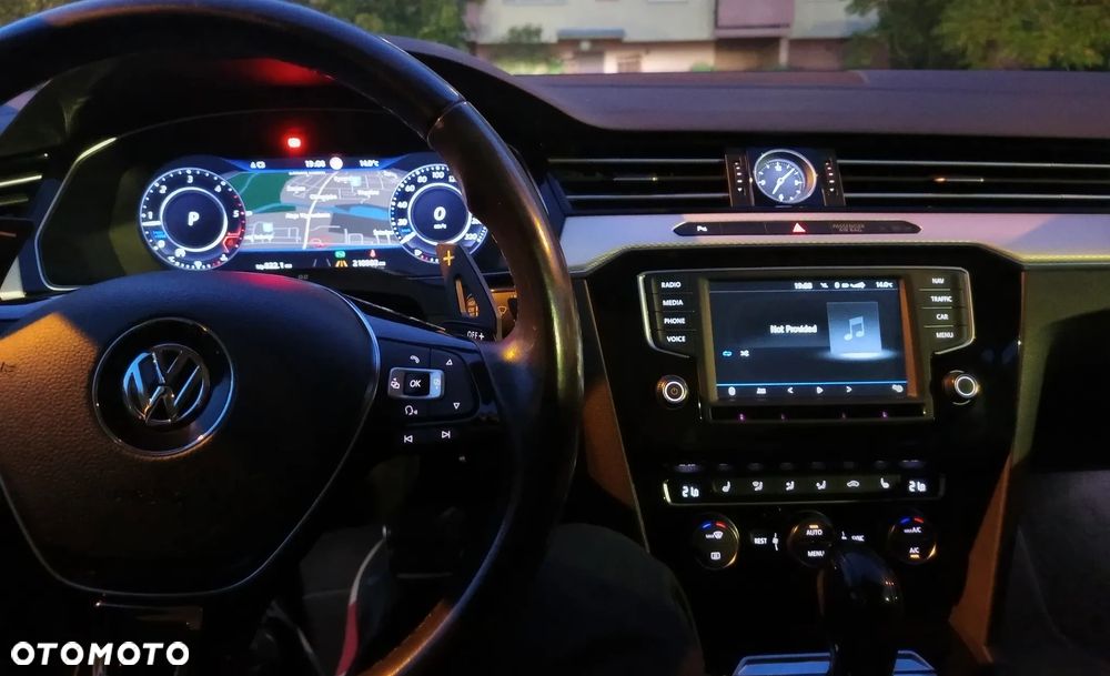 Volkswagen Passat 2.0 TDI BMT Comfortline DSG - 10