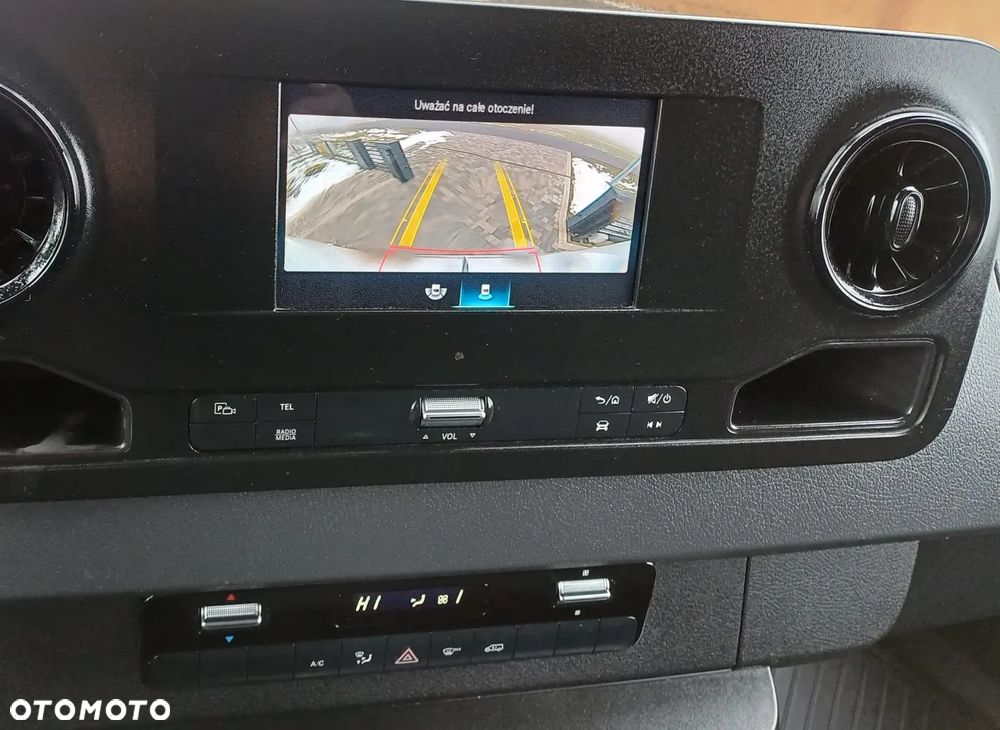 Mercedes-Benz Sprinter - 10