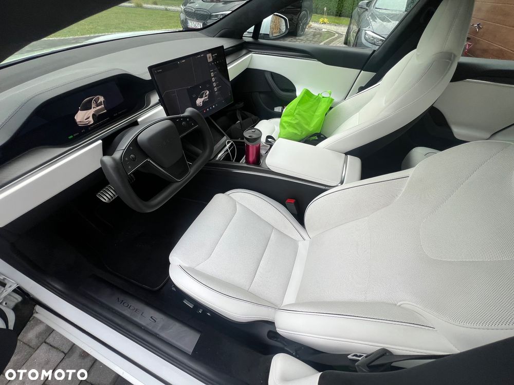 Tesla Model S Plaid - 10