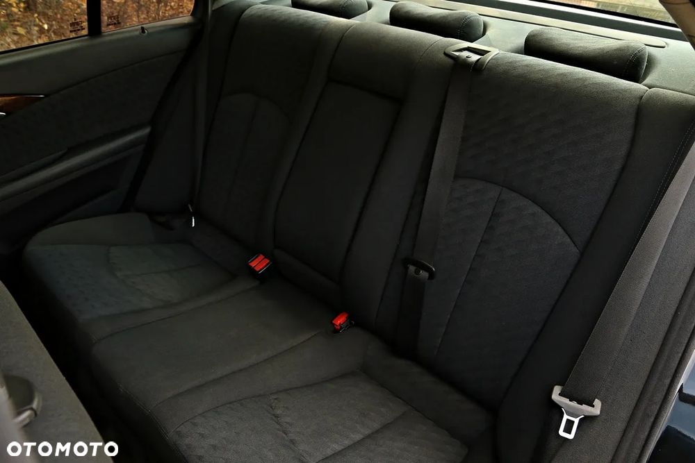 Mercedes-Benz Klasa E 220 T CDI Automatik Avantgarde - 7