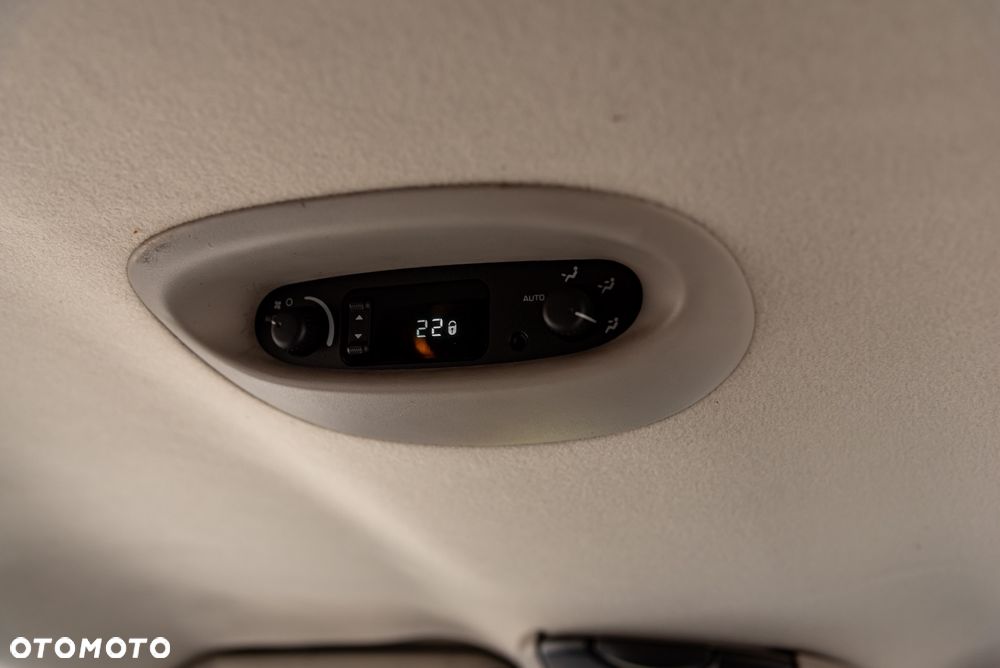 Chrysler Grand Voyager - 26