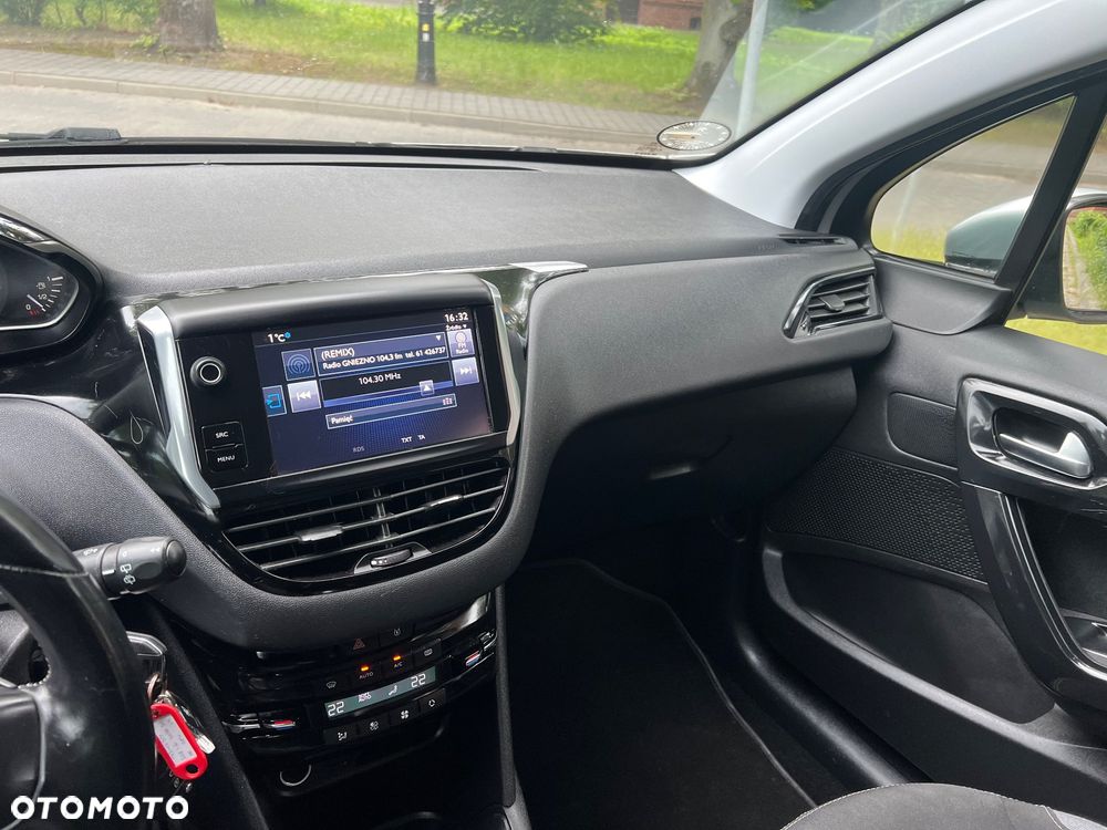 Peugeot 208 Blue-HDi 100 Stop&Start Allure - 11