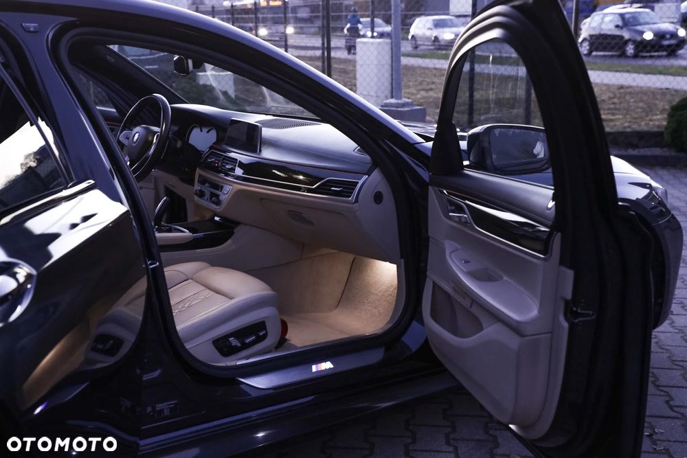 BMW Seria 7 740d xDrive - 9