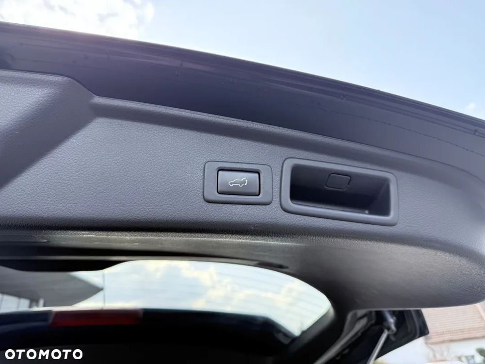 Subaru Forester 2.0XT Platinum Lineartronic - 19