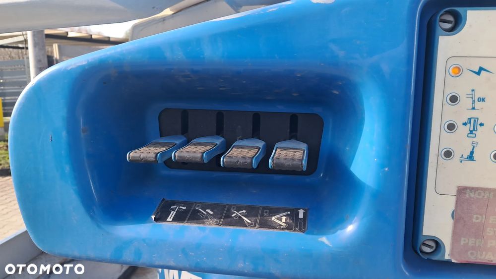 Nissan Cabstar . Podnośnik koszowy 20m . Hydraulika . - 5