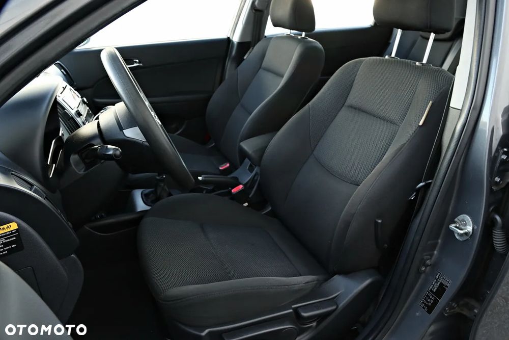 Hyundai i30 1.6 blue Comfort - 30