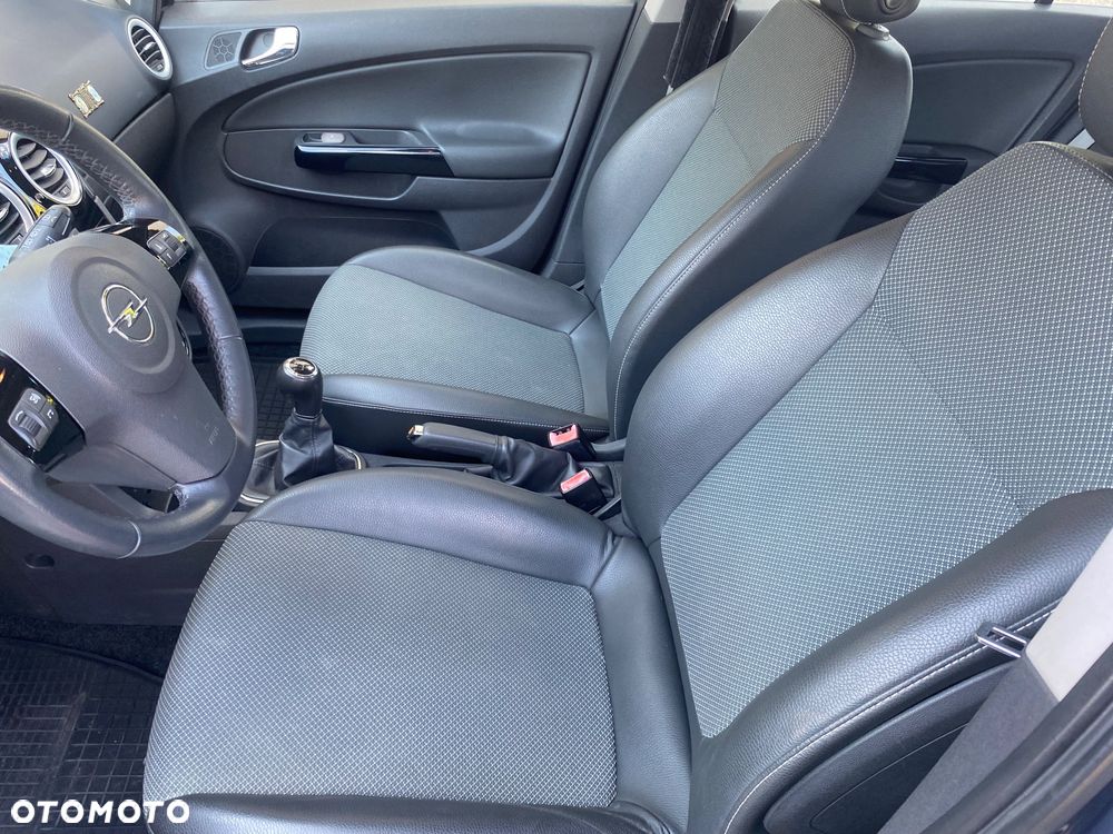 Opel Corsa 1.2 16V Cosmo - 8