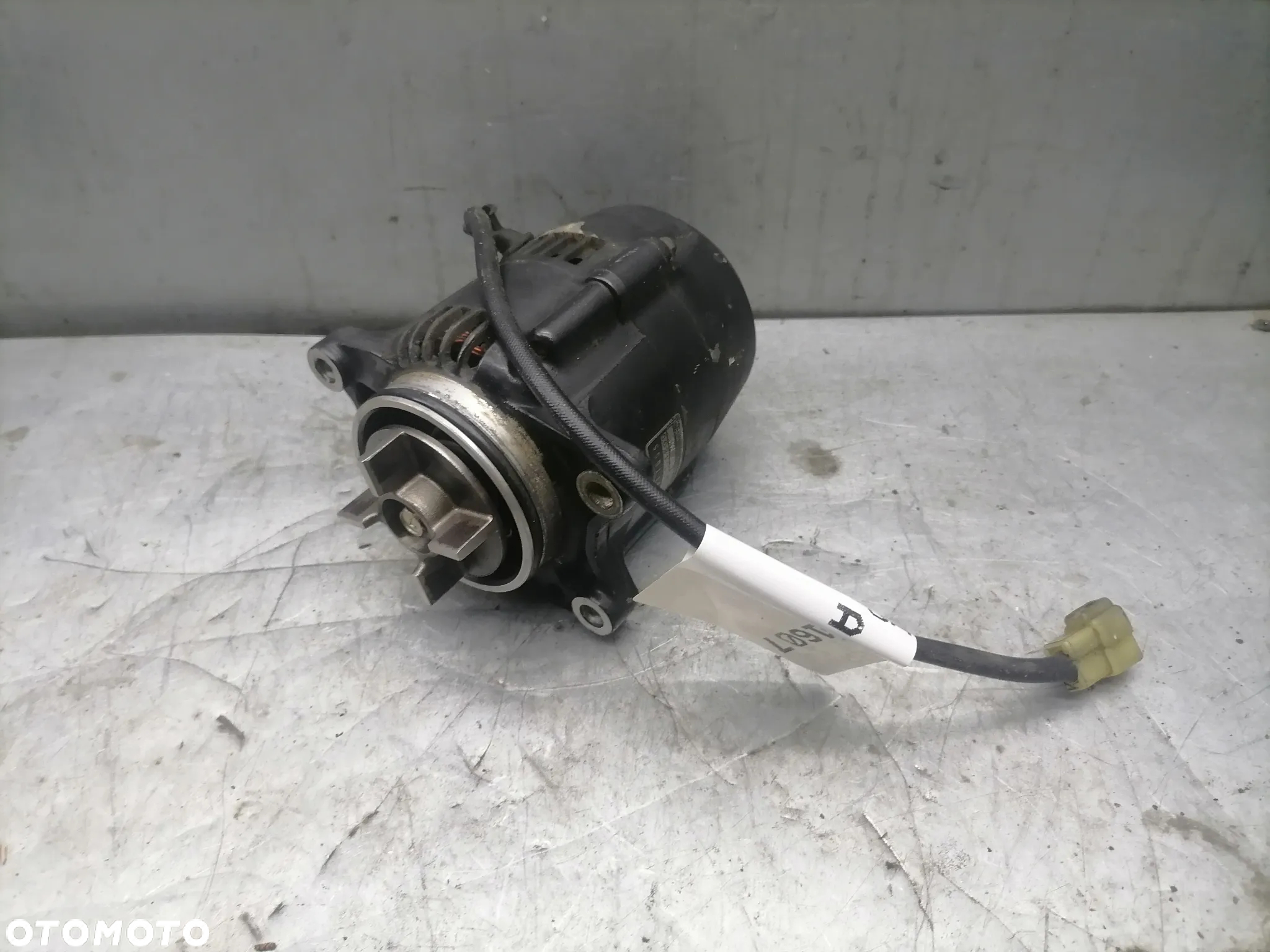 Kawasaki GPZ 1000 RX Alternator - 2