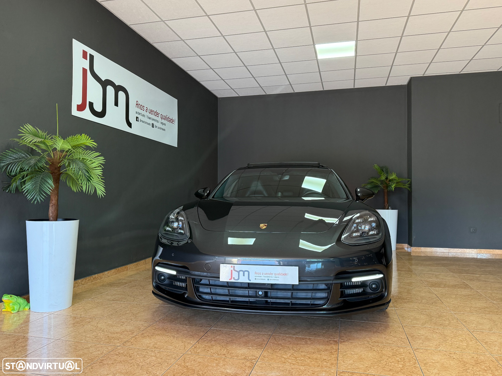 Porsche Panamera Sport Turismo 4 E-Hybrid 10 Years Edition - 2