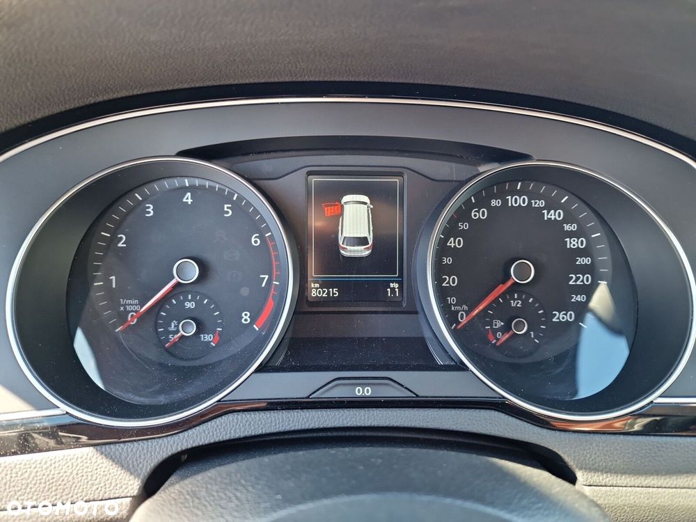 Volkswagen Passat - 17