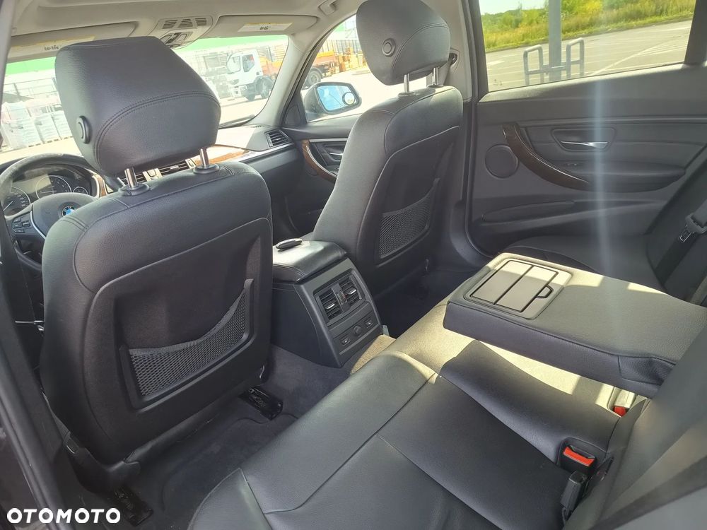 BMW Seria 3 328i xDrive - 13