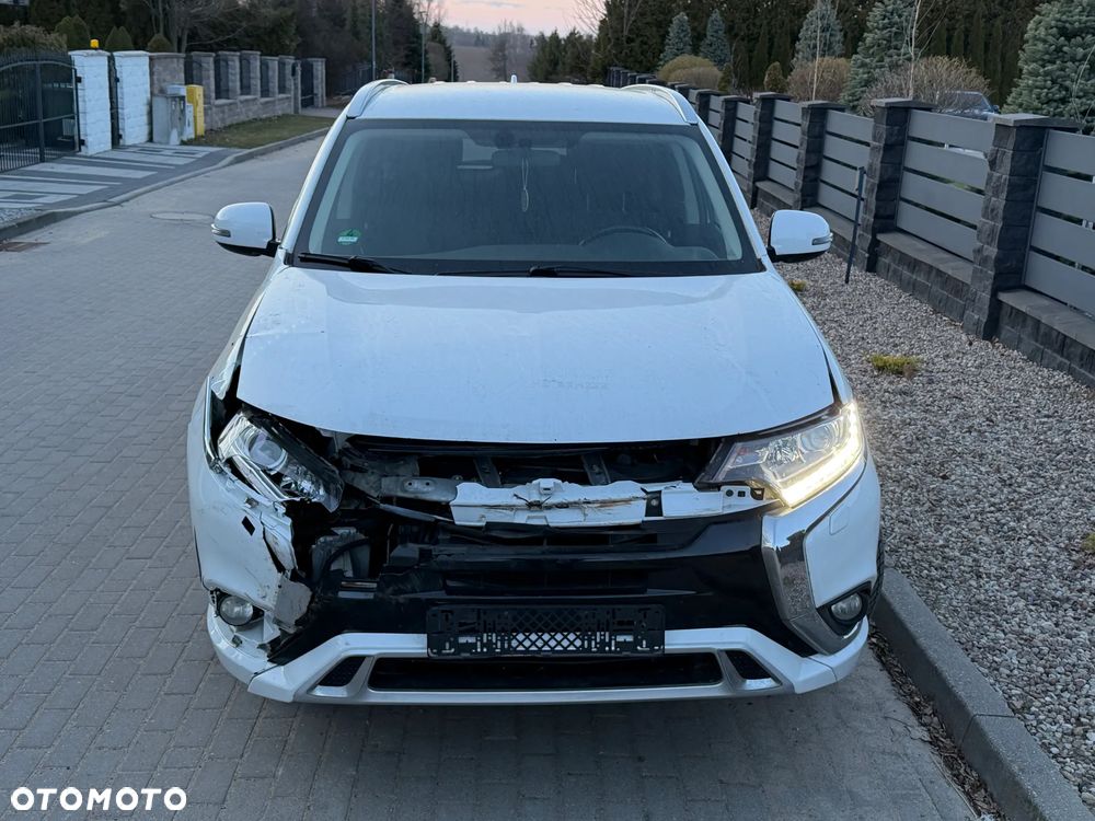 Mitsubishi Outlander Intense + - 31