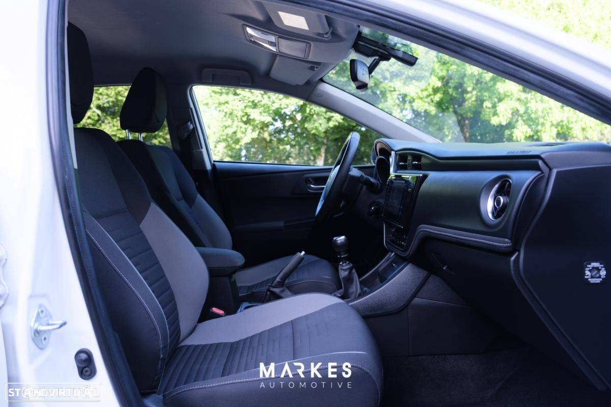 Toyota Auris - 29