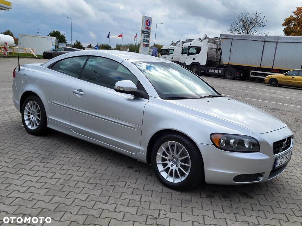 Volvo C70 2.0D Momentum - 8