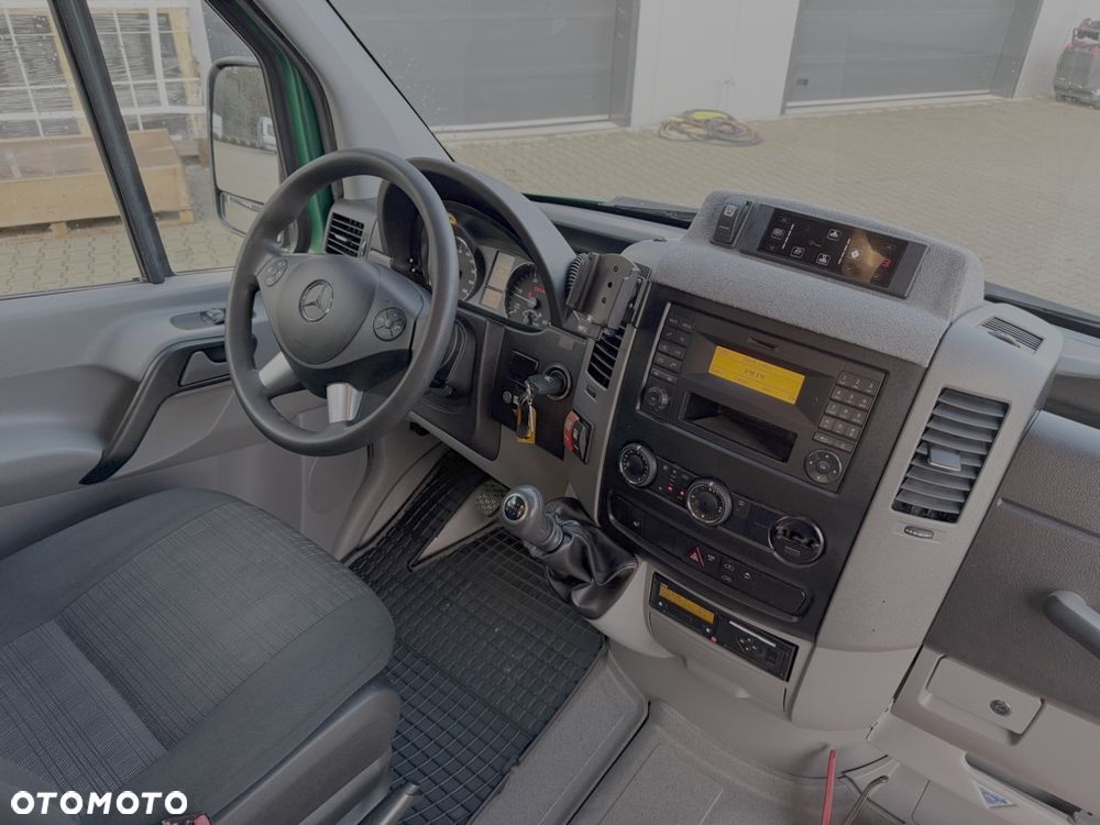 Mercedes-Benz Sprinter 516 Nr. Oferty: 18 - 23