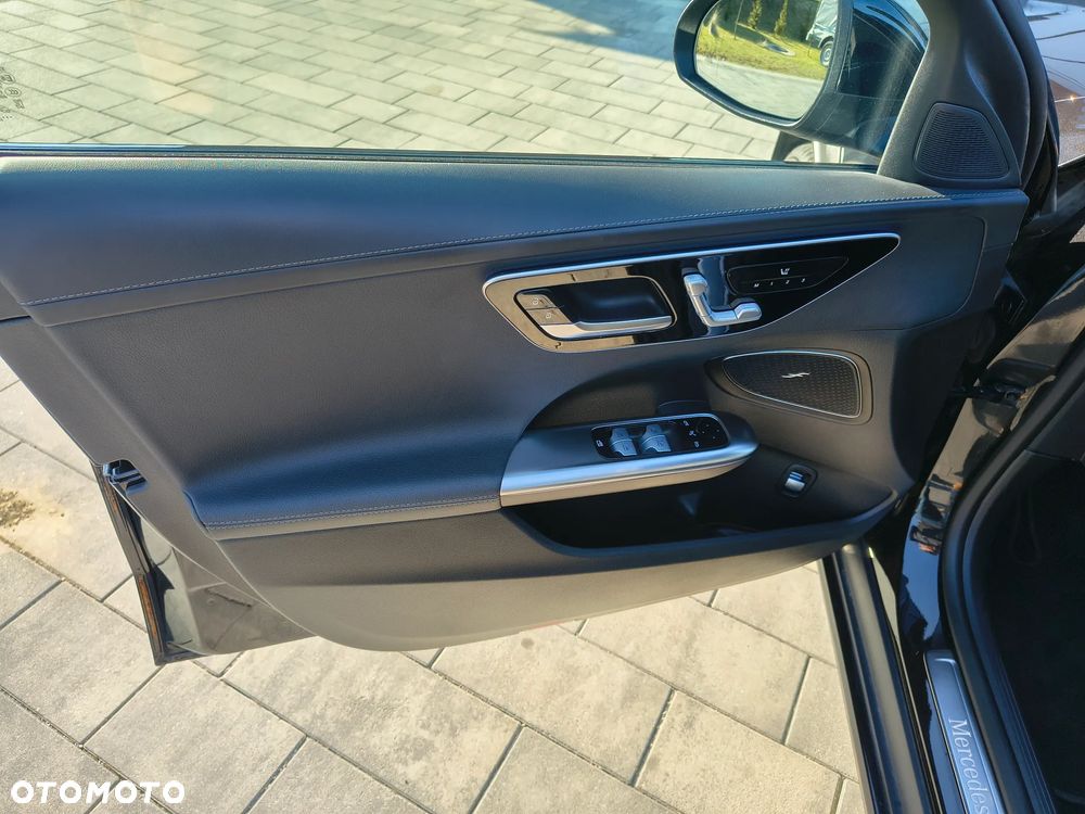Mercedes-Benz Klasa C 220 d 4Matic 9G-TRONIC Avantgarde - 32