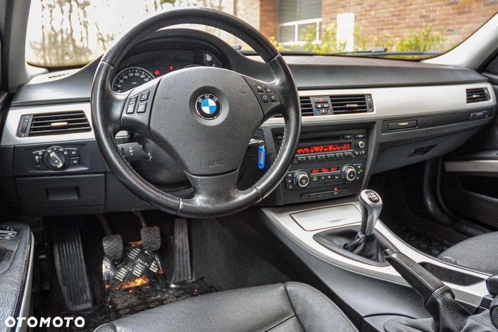 BMW Seria 3 320d - 9
