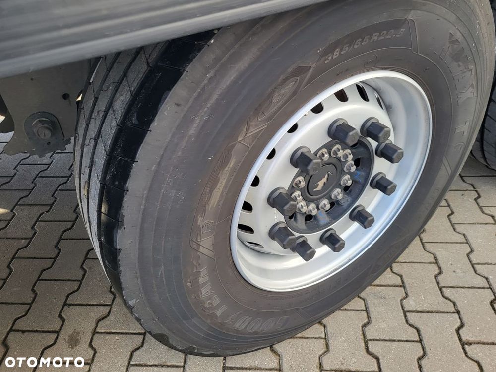 Schmitz Cargobull ThermoKing SLXi300; DOST; Uchwyty promowe, Paleciara - 11